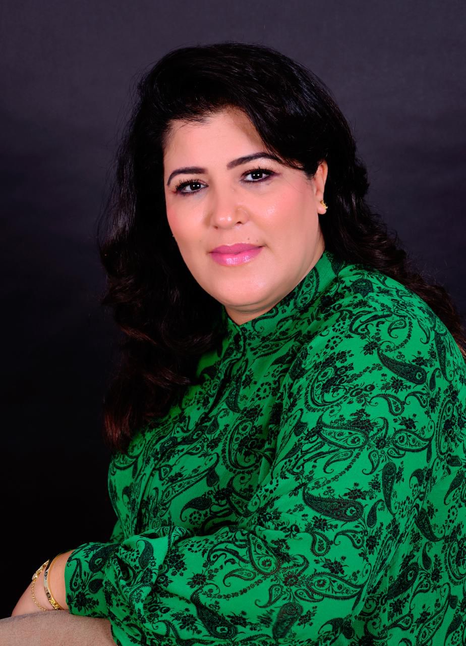 Samia Wardane: An Adventurous Journey of Self Discovery Through Colors, forms. and movement